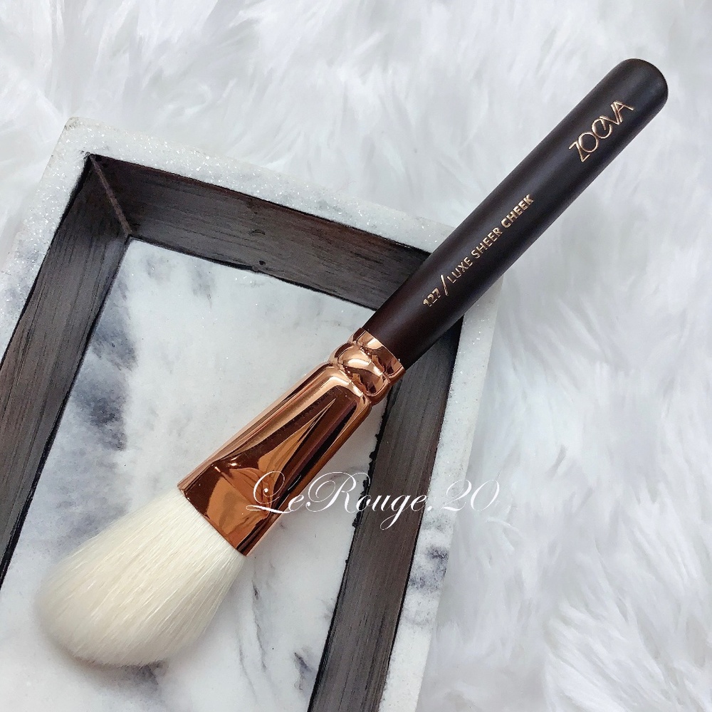 ZOEVA 127 Luxe Sheer Cheek contour blush brush